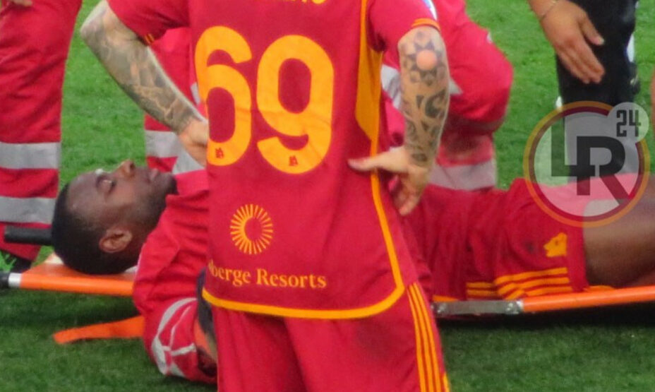 Н Дик доставлен в больницу с матча Серии А, фото снимок экрана