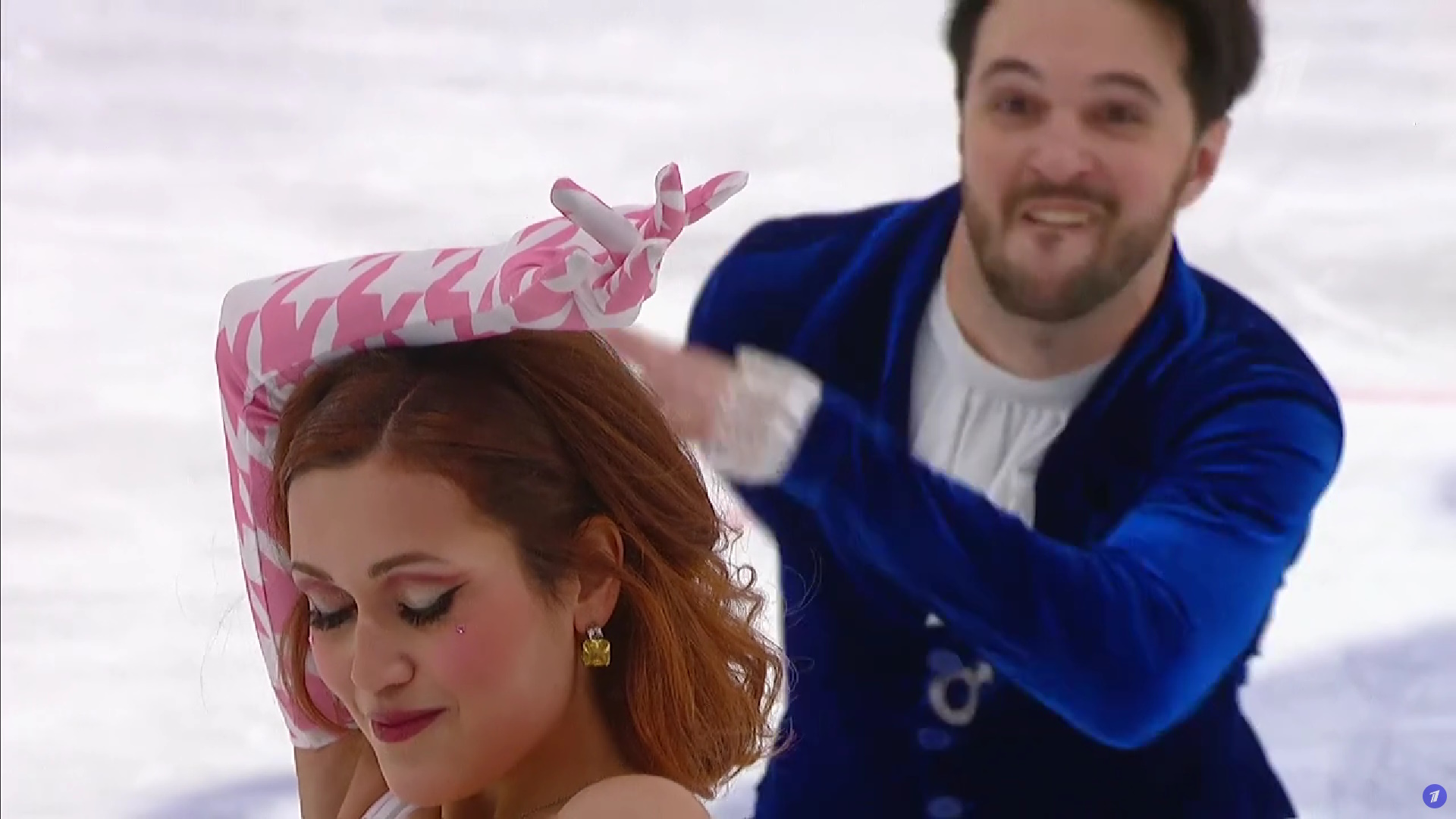 Елизавета Худайбердиева и Егор Базин. Фото: стоп-кадр прямого эфира 