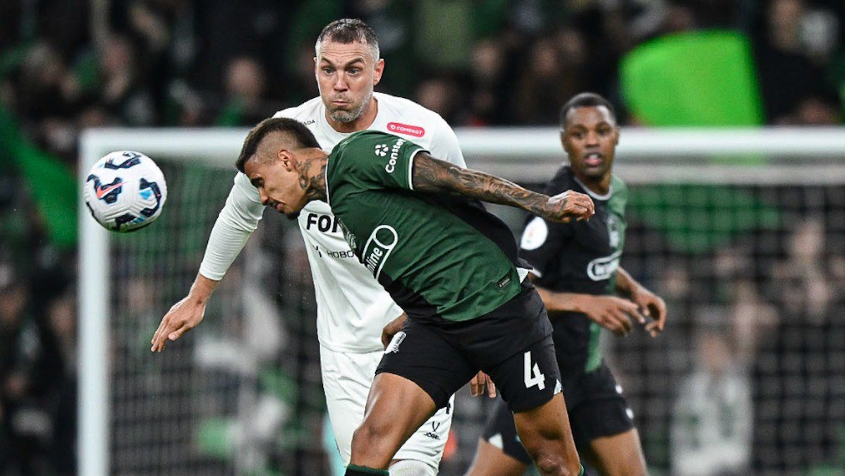 Артем Дзюба в матче с 