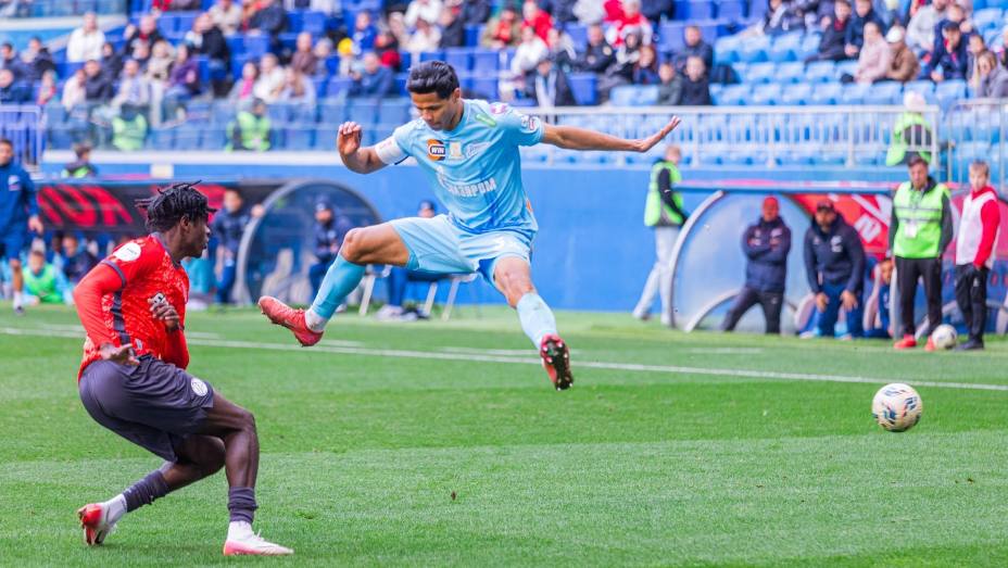 Дуглас Сантос  Фото: Соцсети ФК