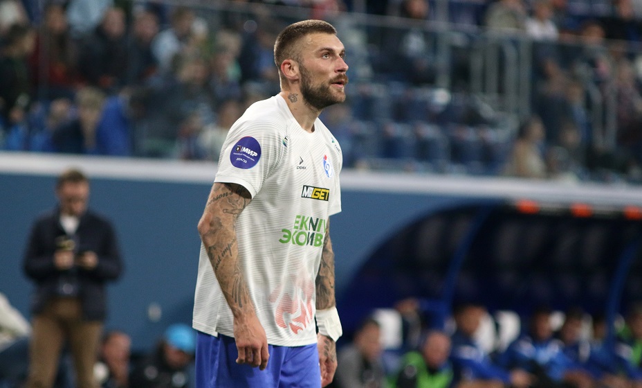 Футболист Калинин: На 100 тысяч рублей вчетвером выжить невозможно. Фото: Global Look Press