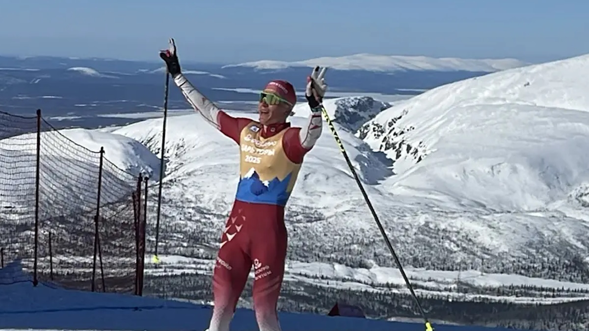 Александр Большунов на финише. Фото: пресс-служба ФЛГР