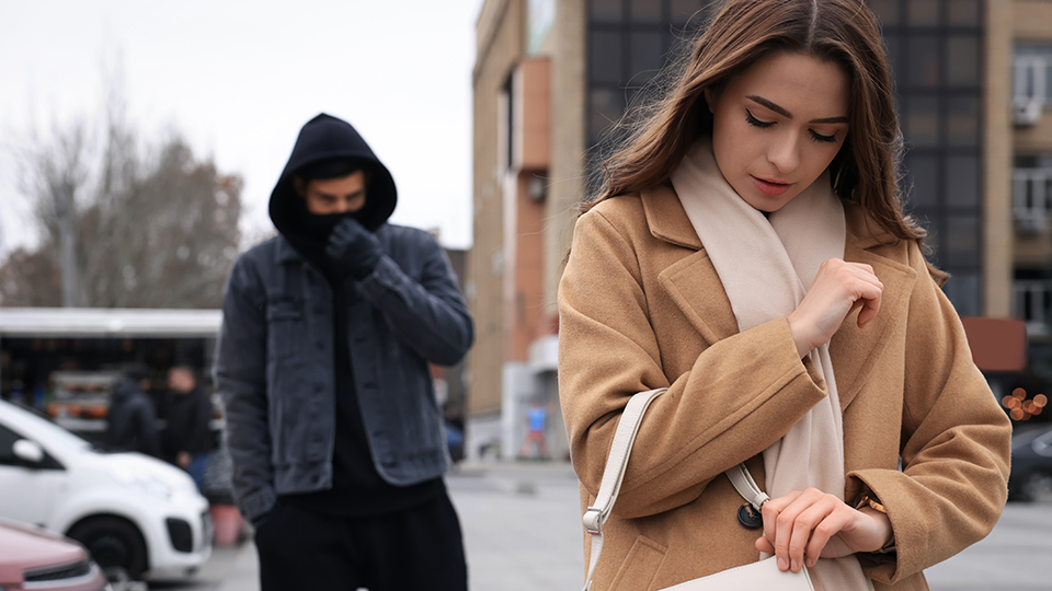 Сталкинг: что делать, если тебя преследуют