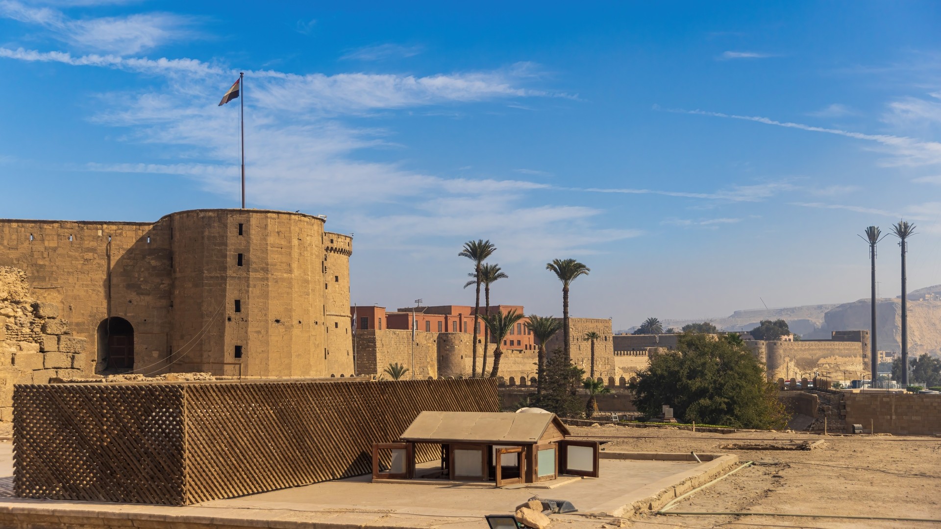 Внешние стены цитадели Саладина в Каире.