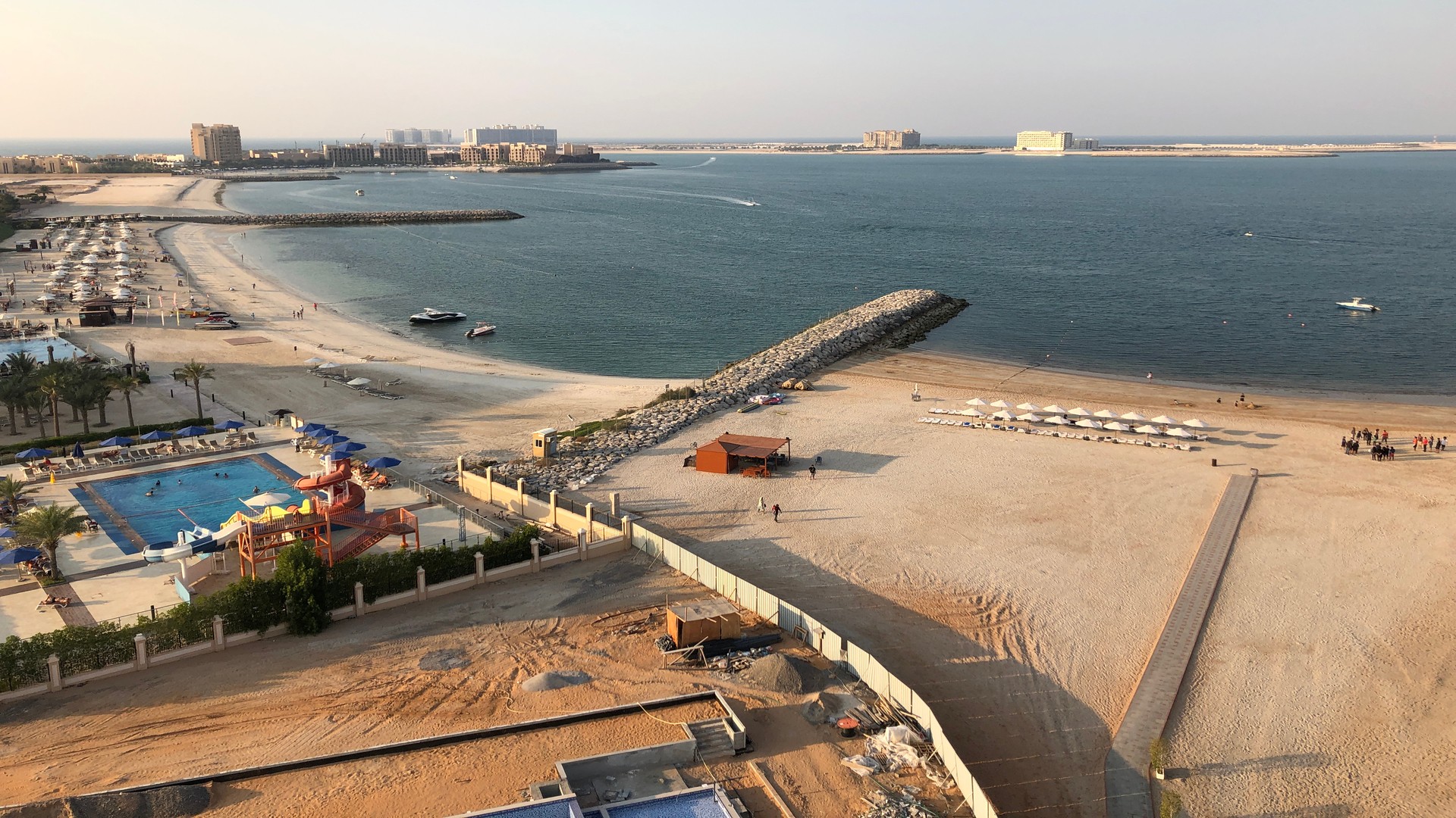 Mina Al Arab Beach в Рас-эль-Хайме.